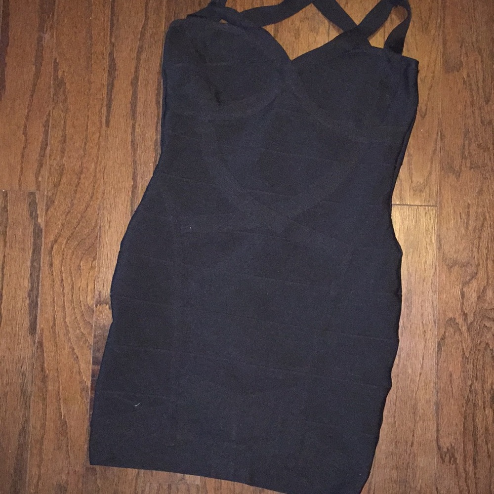 LITTLE BLACK DRESS ‼️❤️ - Picture 4 of 4
